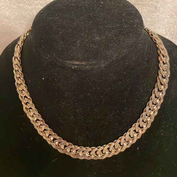 18” gold tone Curb chain Miami chain necklace with fold over clasp - Picture 2 of 13